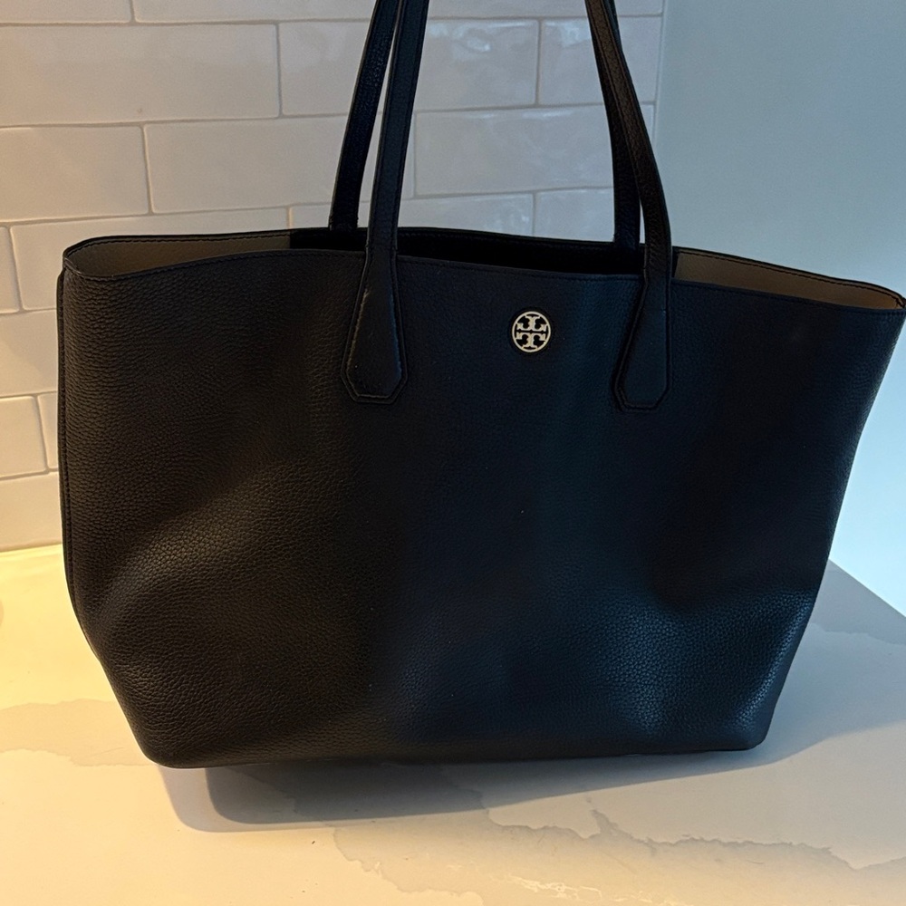 Chic Black Tote Bag with Logo Accent